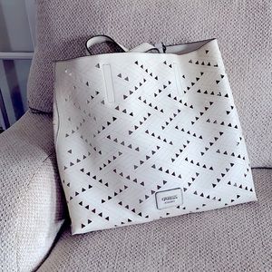Leather GUESS Tote bag